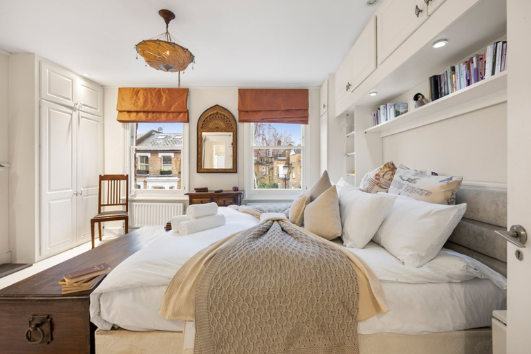 Room 3, Stunning 3 Bedroom Maisonette in Chelsea, London