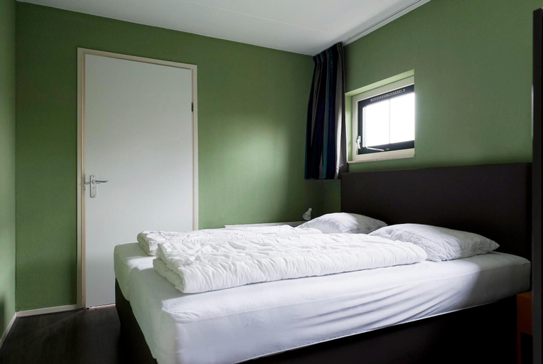 Room 4, Detached house in Vlagtwedde with sauna, Vlagtwedde