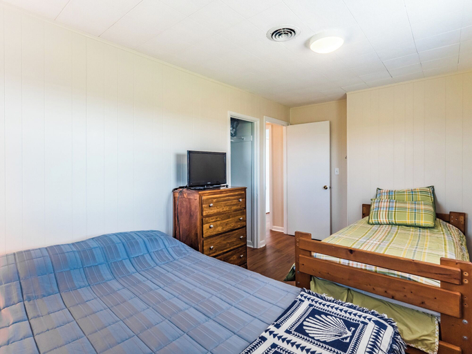 Bedroom 2, Sunset Bay by Topsail Realty, Onslow