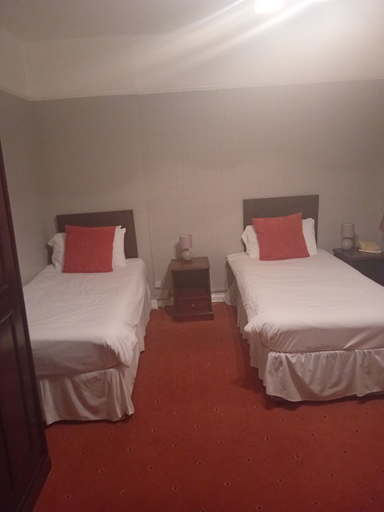 Bedroom 2, Ty Newydd Country Hotel, Rhondda, Cynon, Taff