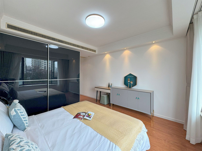 Room 5, Tyms 3BR 2BA Apt Gubei Fully Furnished, Shanghai