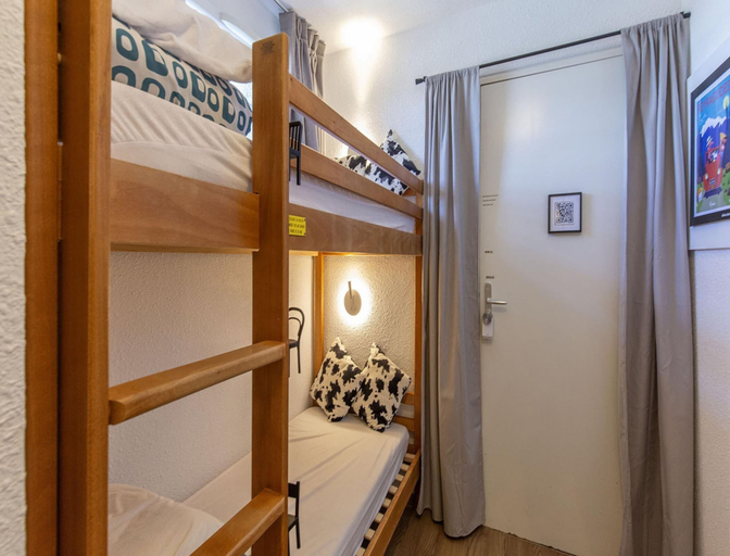 Room 2, Balcons du Soleil II A Ndeg53 - ST4, Hautes-Pyrénées