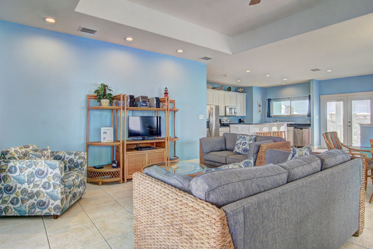 Interior 5, Casa Las Palmas - Boardwalk to the Beach!, Nueces