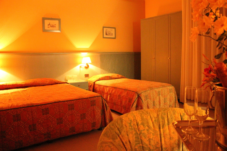 Room 2, hotel Sporting Piscina & Ristorante, Parma