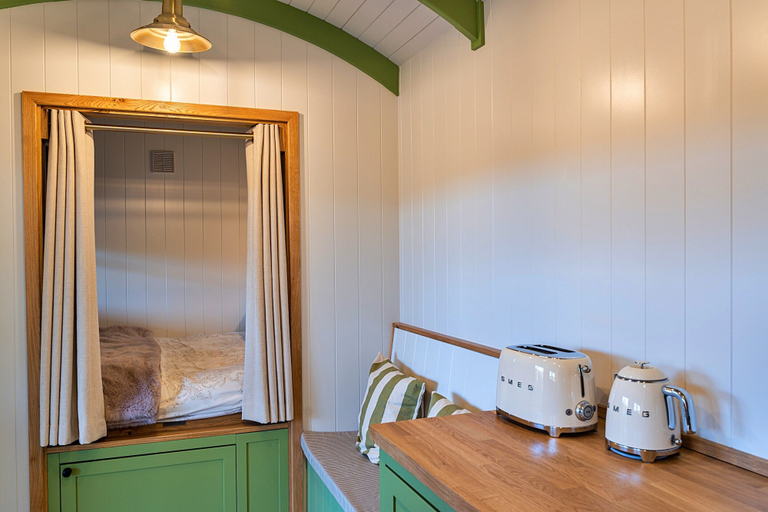 Living room 5, Shepherd's Hut in Devon by Scenic Lake, Devon