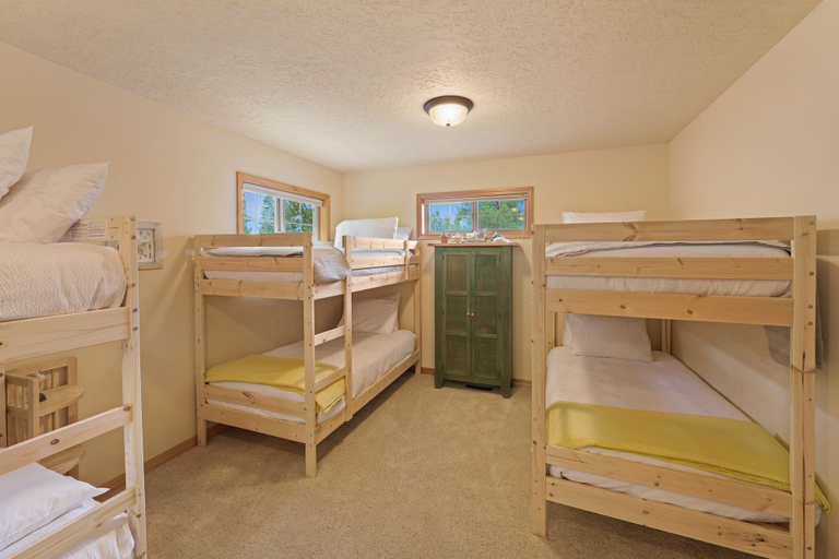 Interior 2, 4 Tan Oak, Deschutes