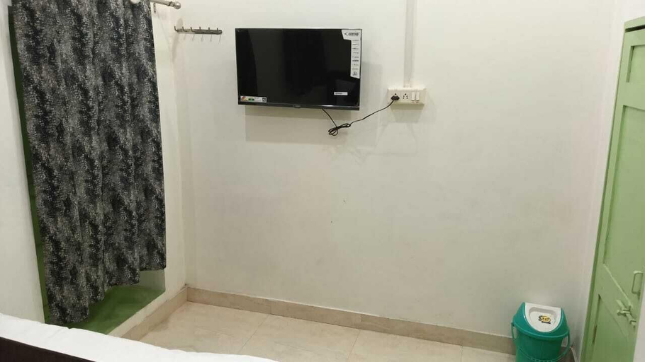 Room 5, Shreeji Kashidham, Varanasi