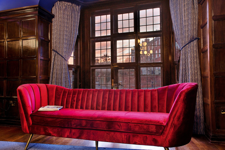 Living room 3, Holiday Home Near Castle Quarter, Nottingham