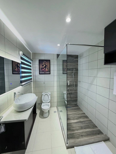 Bathroom 3, LITTLE AFRIKA SHORTLETS, Obio/Akp
