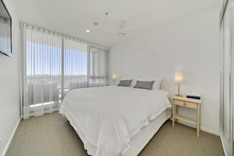Bedroom 3, Modern 1-bed Apartment With Parking, Canberra