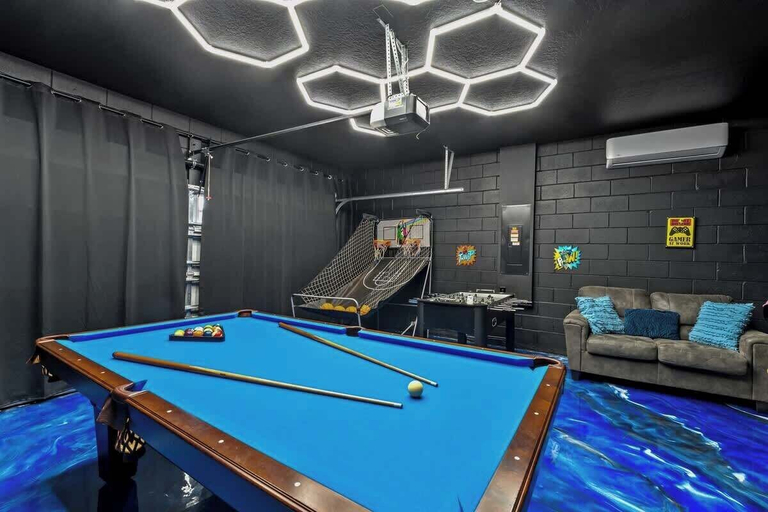 Room 2, Ultimate 6BR Fun Pool Table Movie Games, Osceola