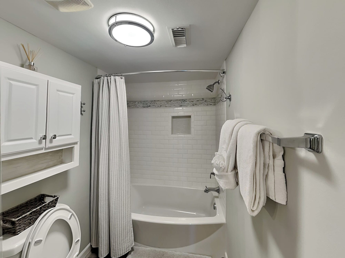 Bathroom 4, Ocean Breeze West #301 by Southern Vacation Rentals, Escambia