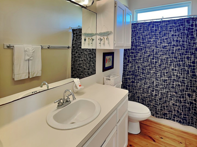 Bathroom 3, Casablanca by Ryson Vacation Rentals, Galveston