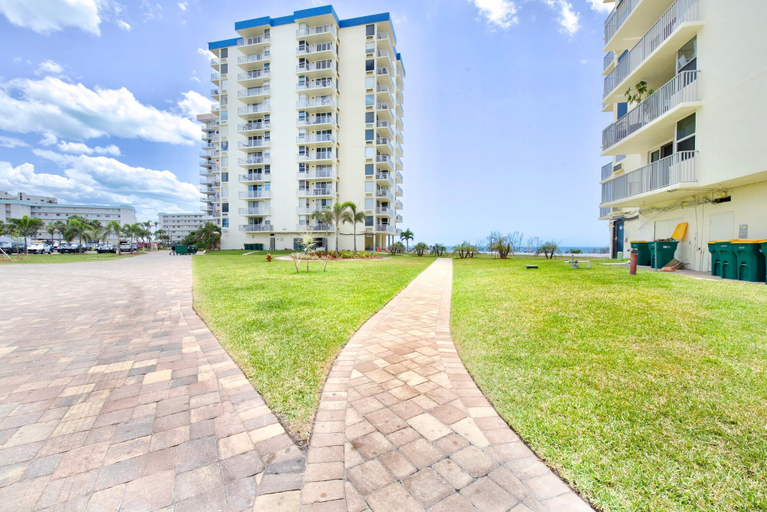 Exterior & Views 2, Estero Beach & Tennis 901-c, Lee