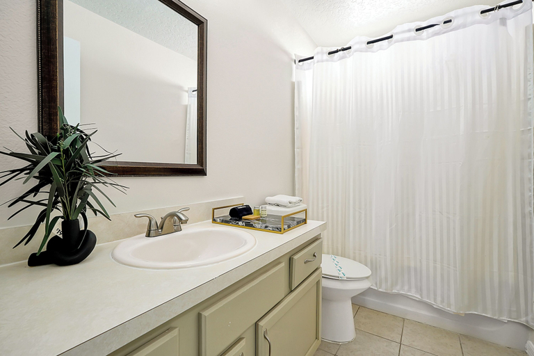Interior 2, 938 Lake Berkley, Kissimmee FL 34746, Osceola