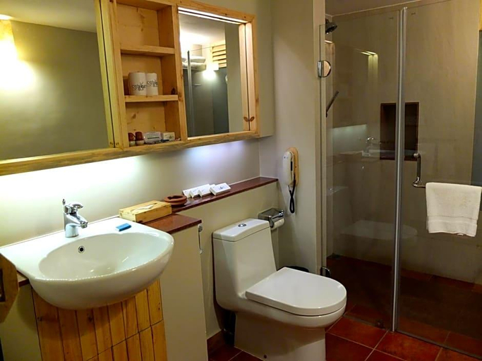 Bathroom 3, Spice Village - CGH Earth, Theni
