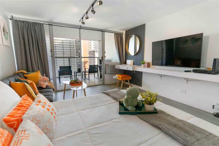 Living area, @ Marbella Lane - Scenic Waikiki Canal View+ Beach, Honolulu