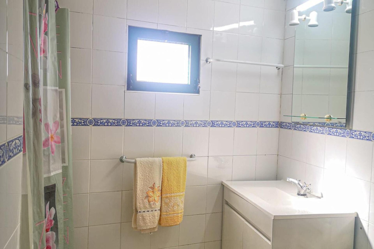 Bathroom, Casa do Rosa - Sleeps 6 - Parking - Wifi, Mértola