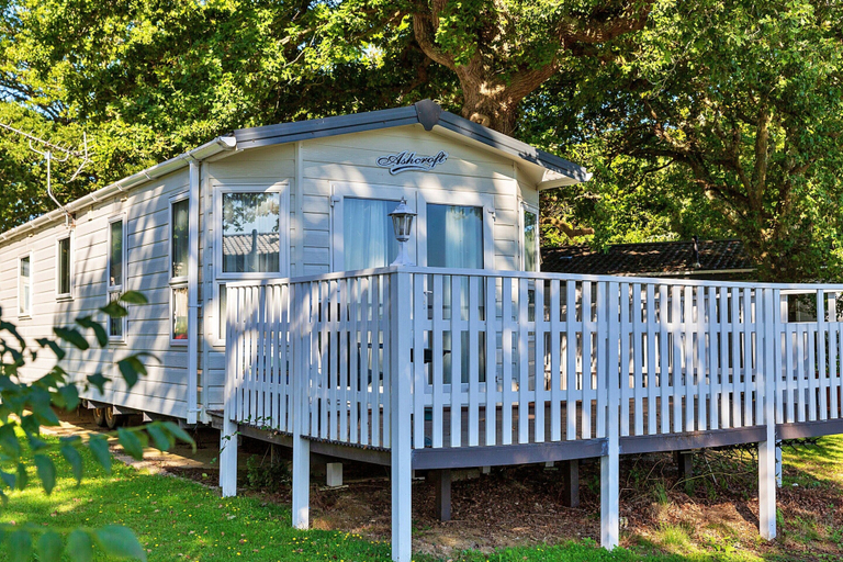 Exterior 3, Holiday Home by UK Coast With Sea Views, Isle of Wight