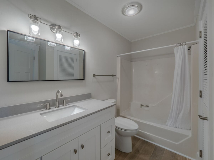 Bathroom 4, Summer Place by Carolina Retreats, New Hanover