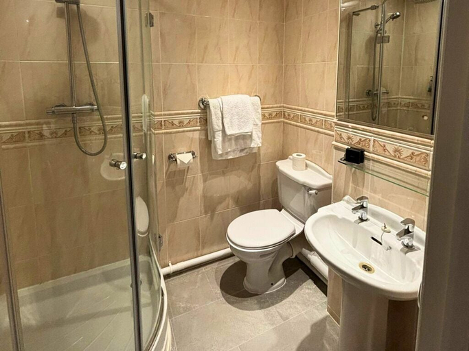 Bathroom 3, Three Kings, Suffolk