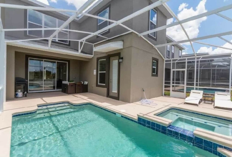 Room 5, Horizon Cove Pool Spa Theater Close to Disney, Osceola