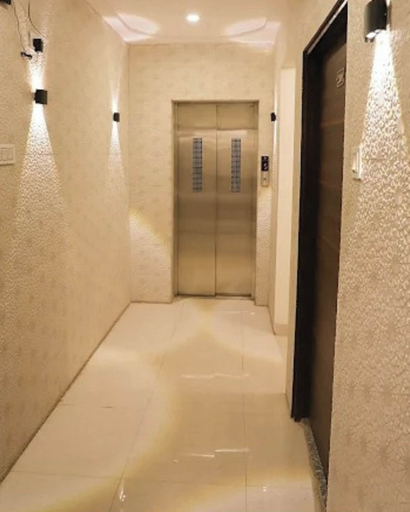 Elevator, Hotel Ratna Residency, Raigarh