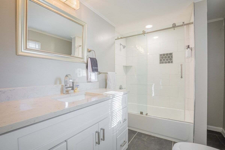 Bathroom 3, Classic City Apartment w/ Firepit, Clarke