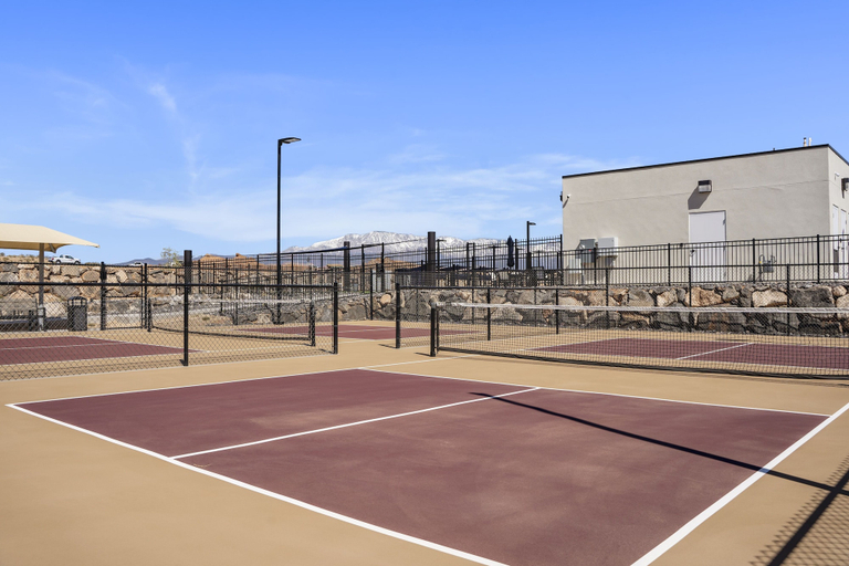 Sport court 3, Sandstone Haven 4 Bedroom Townhouse, Washington