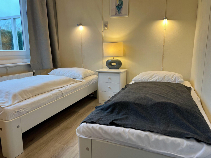 Room 3, Retreat Near Sint Maartenszee Beach, Zijpe