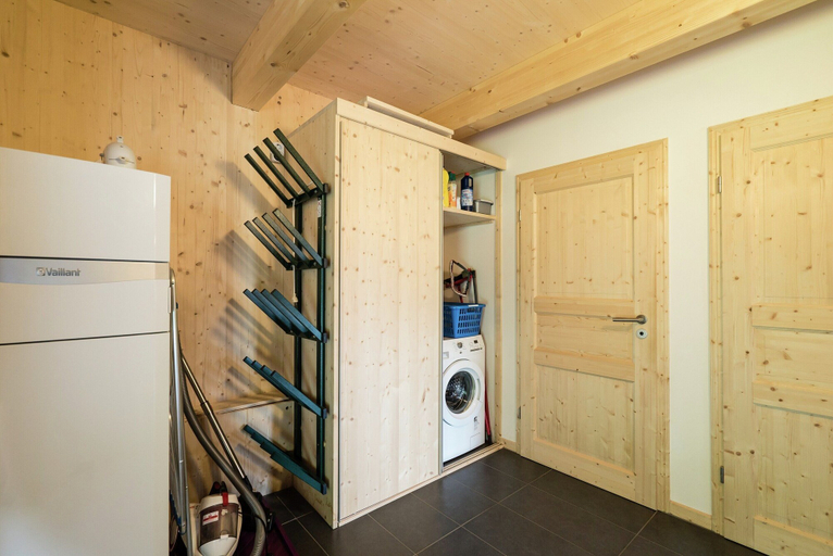 Others 4, Pleasant Chalet With Sauna, Murau