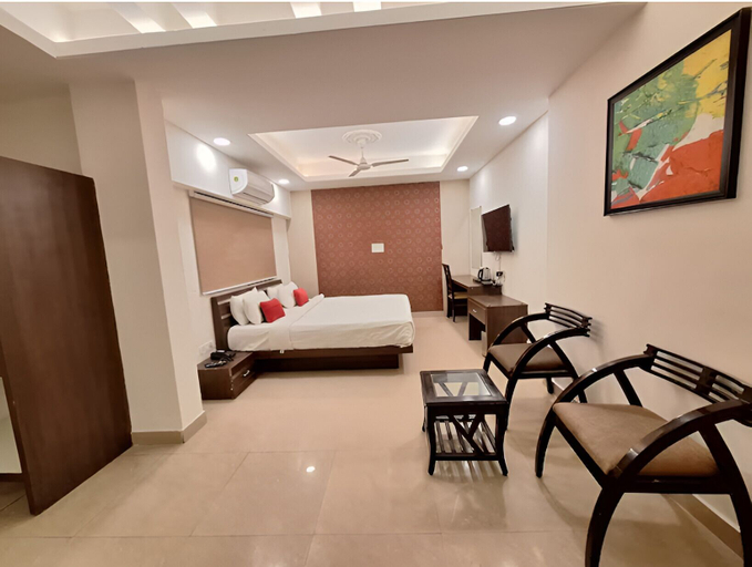 Room 4, Hotel Abhinandan, Bhopal