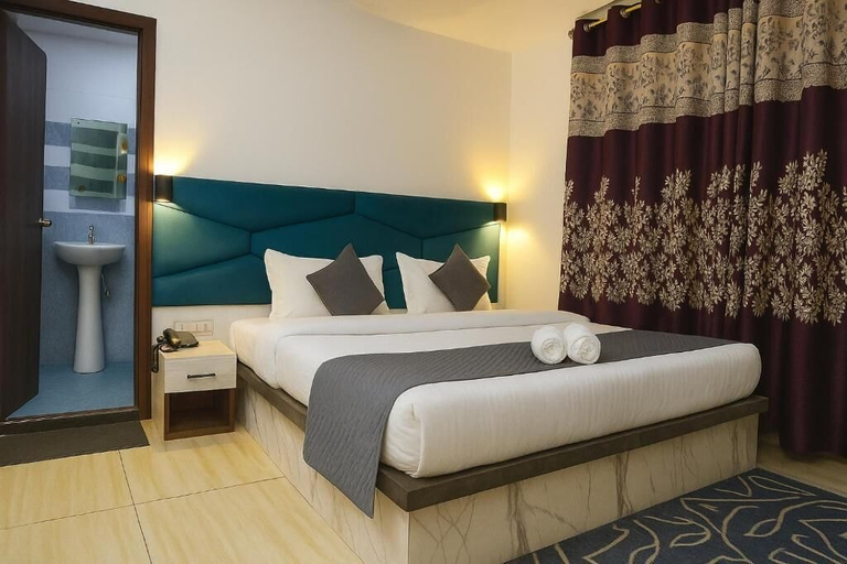 Bedroom 5, Hotel The Elegance, Reasi