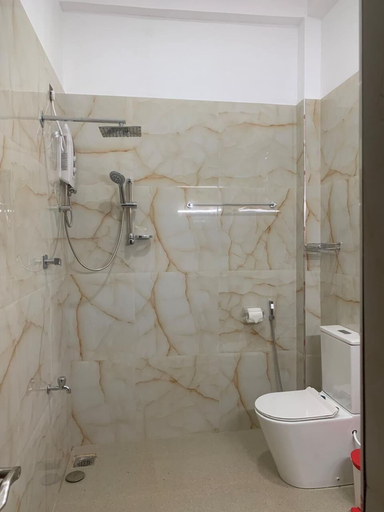 Bathroom 4, Imperial Resort, Embilipitiya