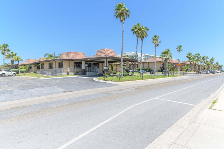 Exterior 2, Tiki 339 - Comfortable 1br Condo Close To Beach 1 Bedroom Condo, Cameron