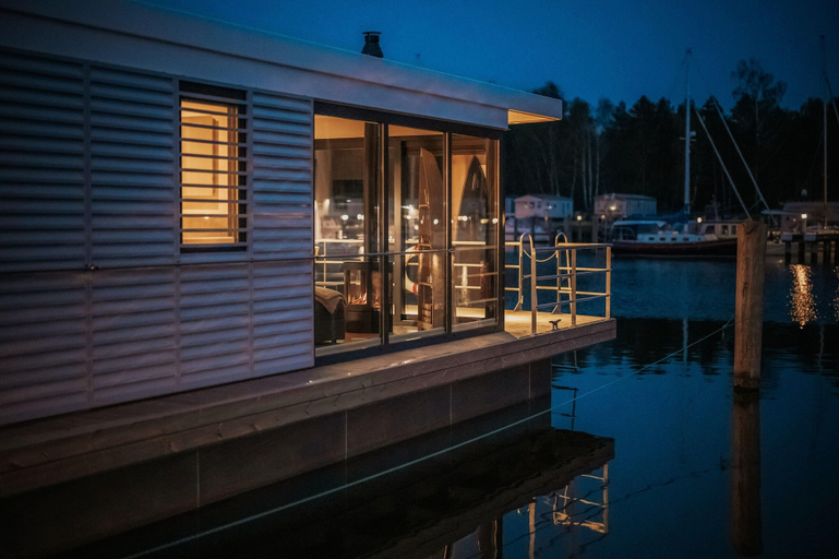 Exterior 3, Spacious Houseboat in Peenemunde, Vorpommern-Greifswald