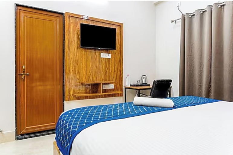 Room 4, Hotel Navneeta Grand Varanasi, Varanasi