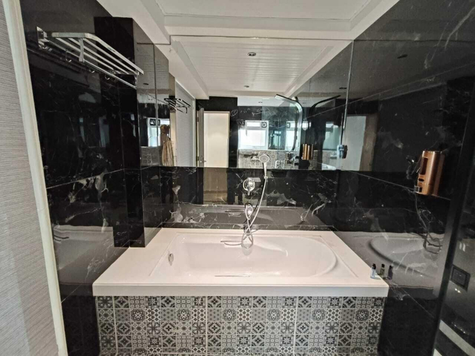 Bathroom 5, Melody Boutique Hotel, Thane