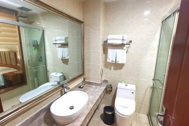 Bathroom, Yujing Hotel, Gannan Tibetan