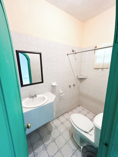 Bathroom 3, Kaia Beach Hotel, Dist. Pochutla