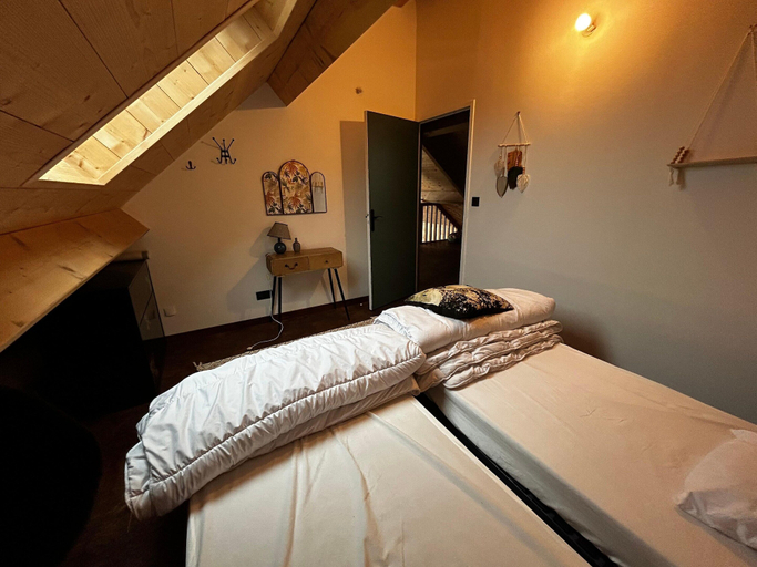 Room 4, Spacious House for 4 People, Manche