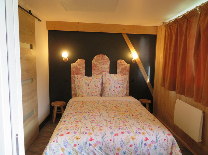 Bedroom 5, La linoterie Sauna privatif, Pas-de-Calais