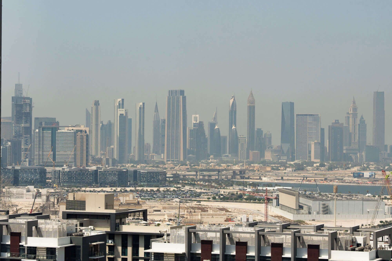 Room 4, Meydan Apartment Sleeps 5 in a Great Location, Dubai