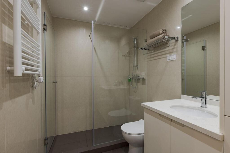Bathroom 3, Peixeira Studios and Apartments, Lisbon
