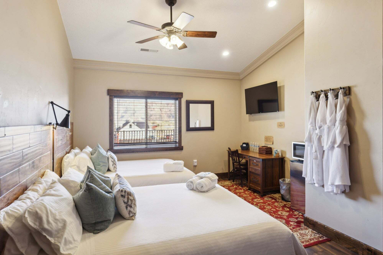 Bedroom 1, Zion Cliff Lodge, Mohave