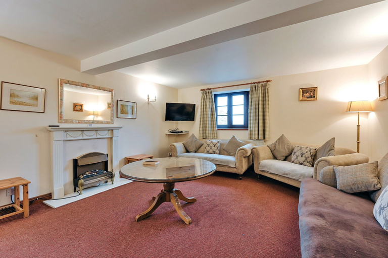 Living room 3, Luxury Cottage With Pool & Tennis, No Deposit, Shropshire