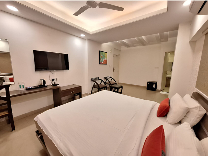 Room 5, Hotel Abhinandan, Bhopal