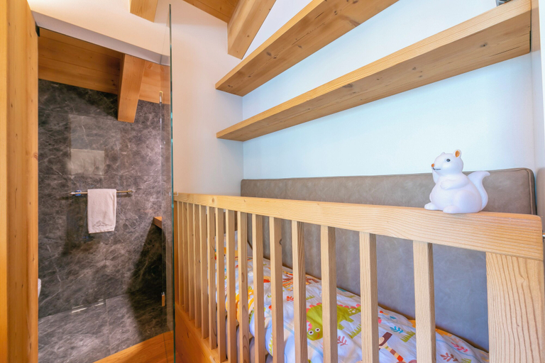 Bedroom 4, Besseghini Apartments, Sondrio