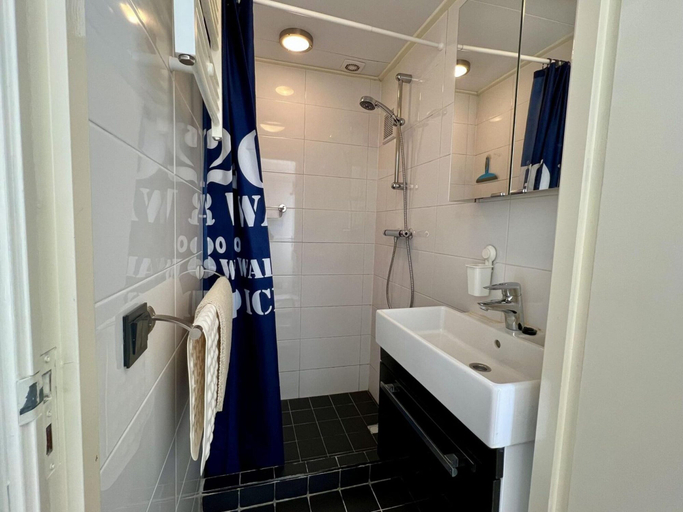 Bathroom 4, Nice Bungalow With Cosy Terrace, Zijpe
