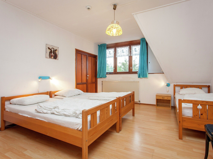 Bedroom 4, Farmhouse in Holwerd Near the Sea, Dongeradeel